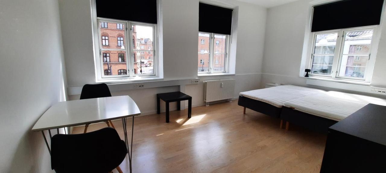 Private Room In A Shared Apartment Оденсе Экстерьер фото