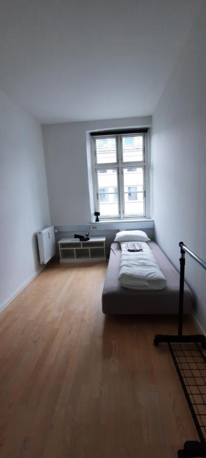 Private Room In A Shared Apartment Оденсе Экстерьер фото
